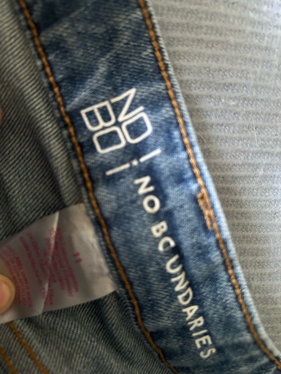 No Boundaries Blue Distressed Frayed Hem Denim Shorts - Picture 3 of 3